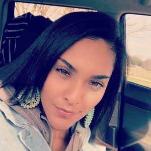 Meet your Posher, Danae